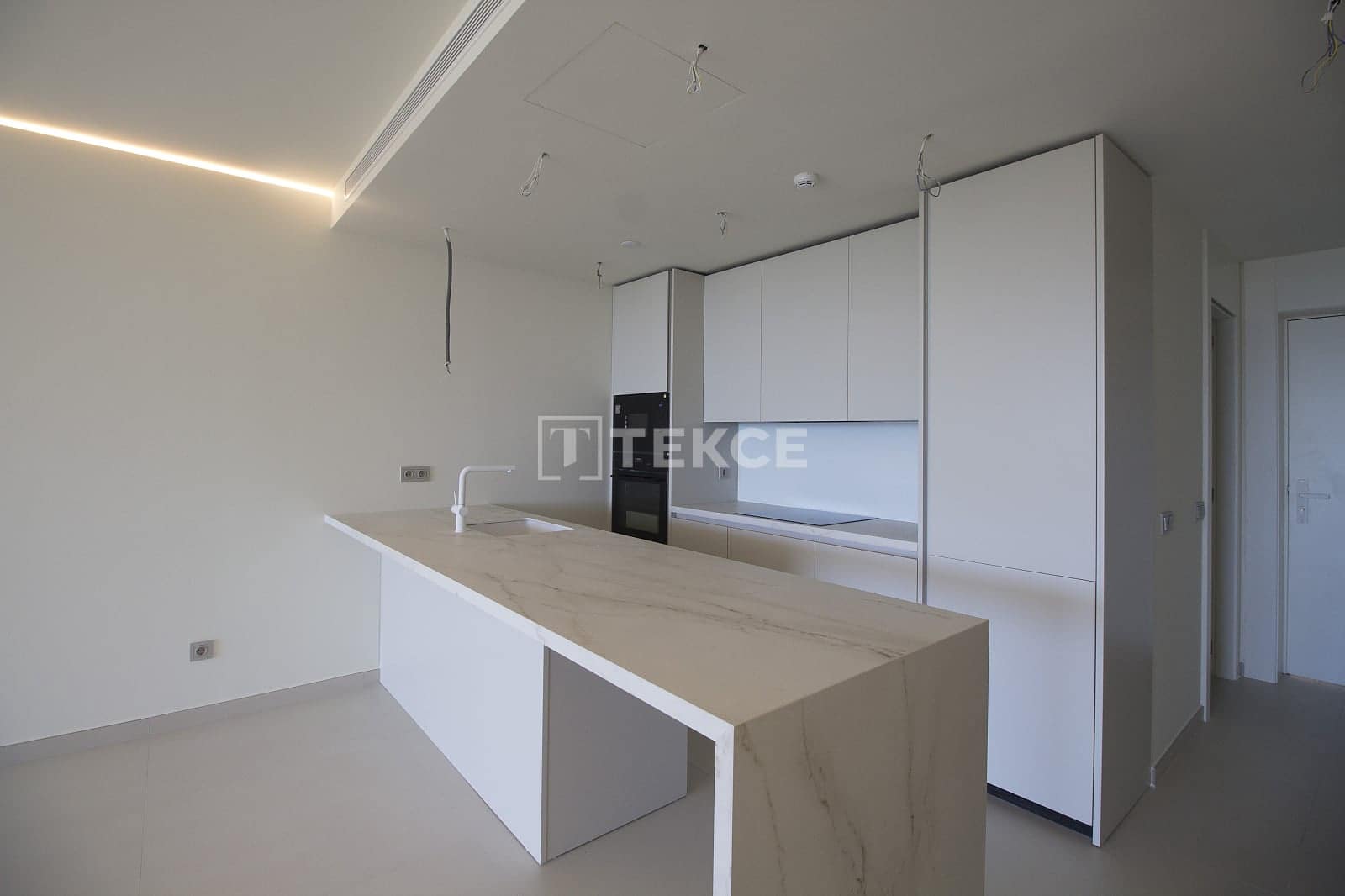 2 slaapkamer Flat te koop in Fuengirola met zwembad - € 625.000 (Ref: 9719128)