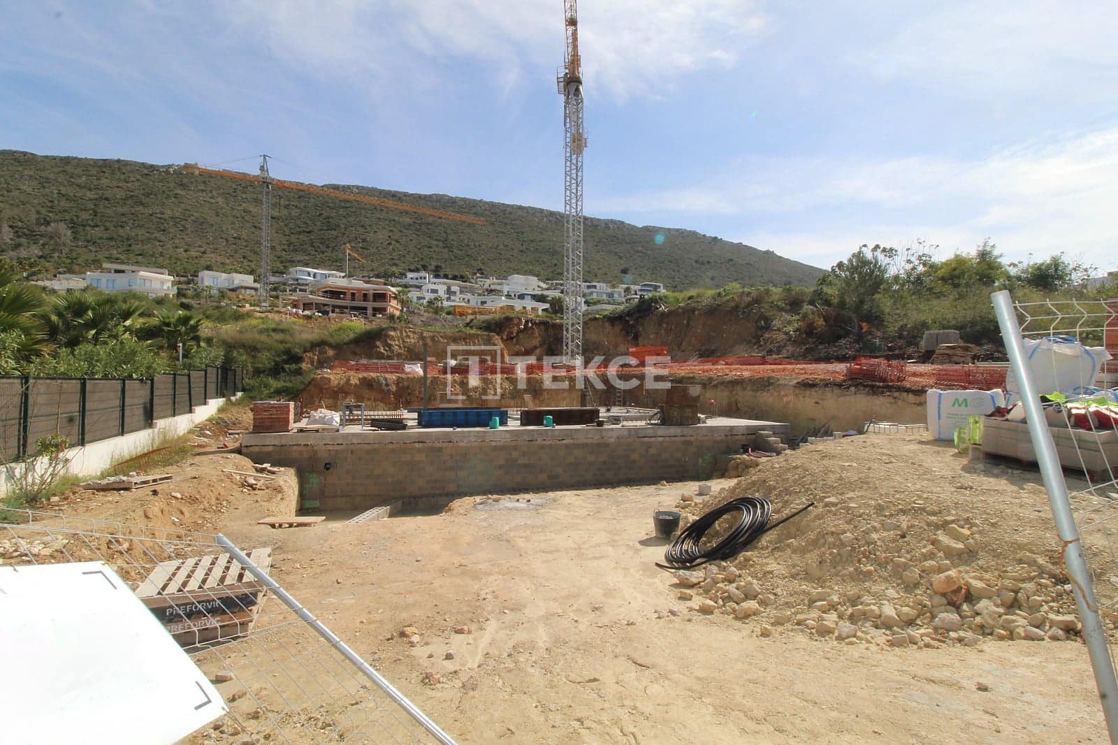 4 bedroom Villa for sale in Arenal with pool - € 1,425,000 (Ref: 9719137)