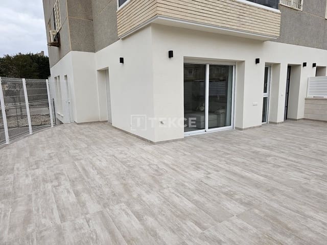 3 quarto Apartamento para venda em Torrevieja com piscina - 370 000 € (Ref: 9726183)