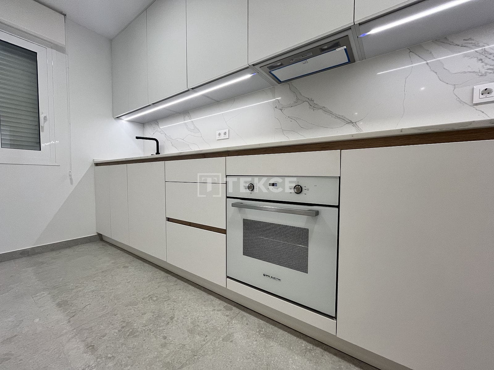 3 quarto Apartamento para venda em Torrevieja com piscina - 370 000 € (Ref: 9726183)