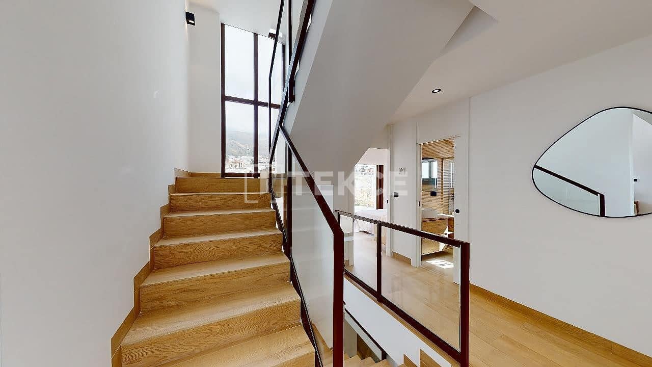 5 sypialnia Willa na sprzedaż w Finestrat z basenem - 820 000 € (Ref: 9803997)