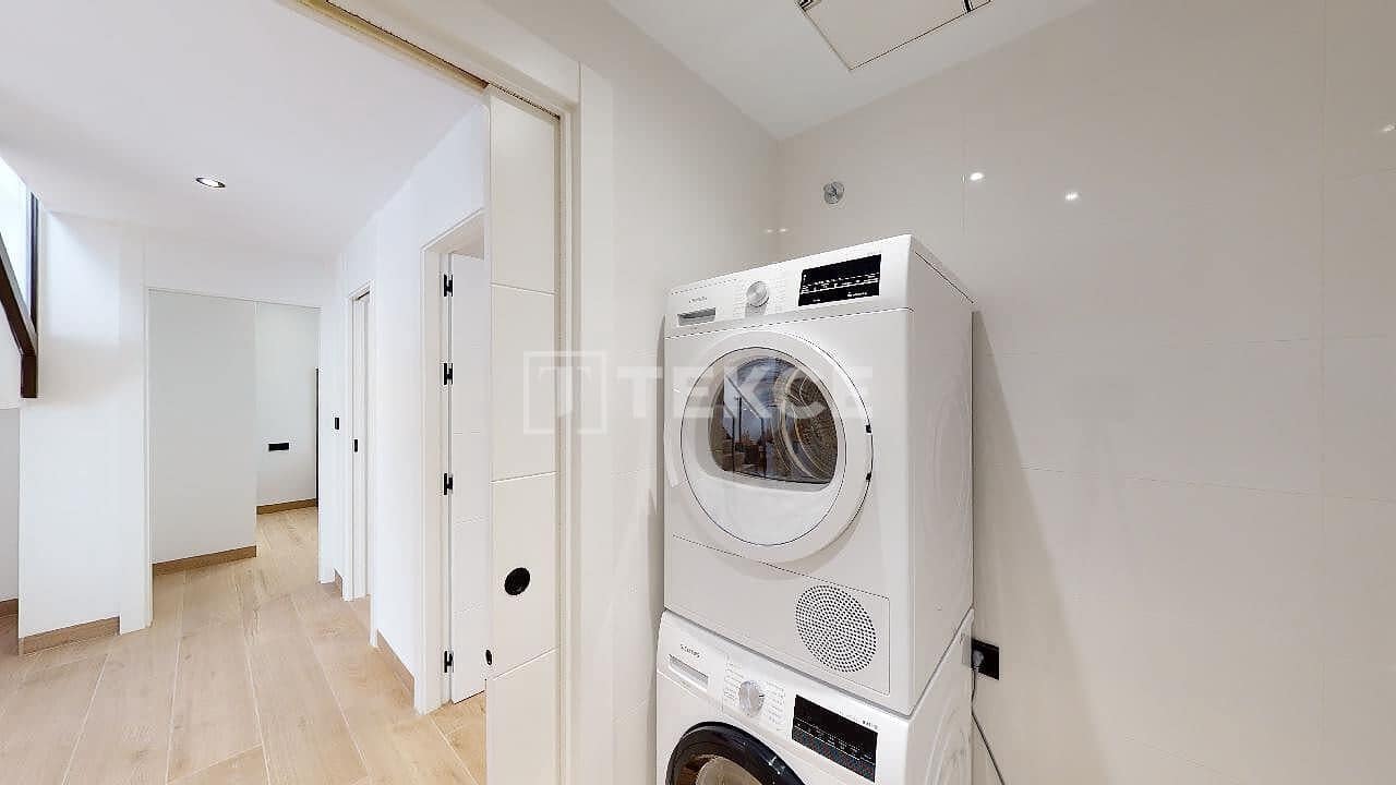 5 sypialnia Willa na sprzedaż w Finestrat z basenem - 820 000 € (Ref: 9803997)