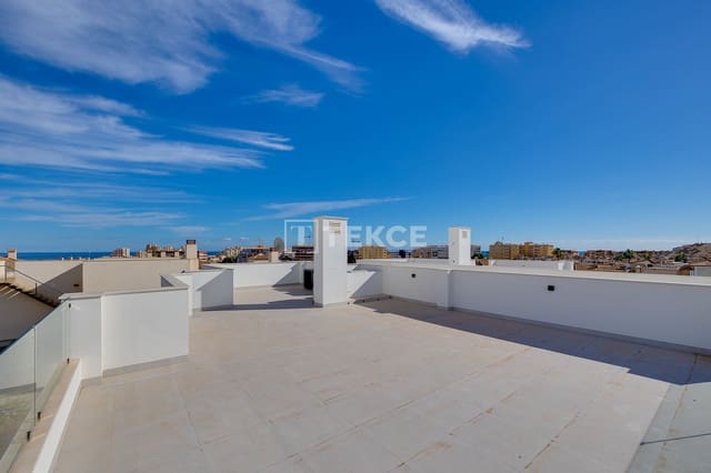4 slaapkamer Villa te koop in Torrevieja met zwembad - € 780.000 (Ref: 9810951)