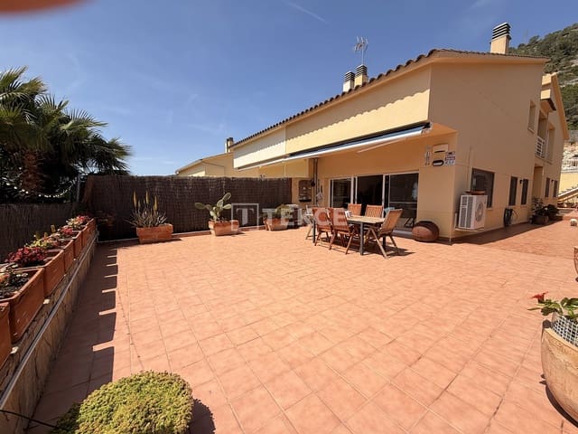 4 slaapkamer Villa te koop in Garraf, Sitges met zwembad - € 875.000 (Ref: 9815376)