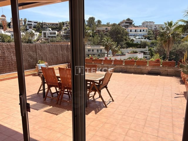 4 slaapkamer Villa te koop in Garraf, Sitges met zwembad - € 875.000 (Ref: 9815376)