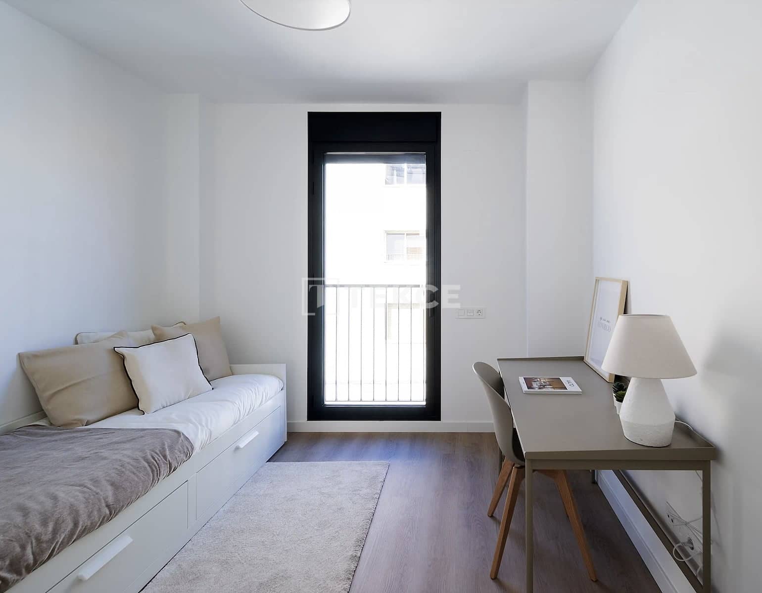 3 bedroom Flat for sale in Terrassa with pool - € 336,000 (Ref: 9819743)