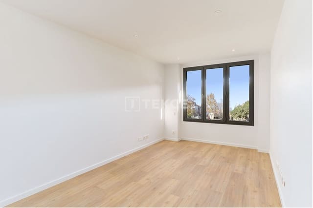 Piso de 3 habitaciones en Sabadell en venta con piscina - 355.000 € (Ref: 9819744)