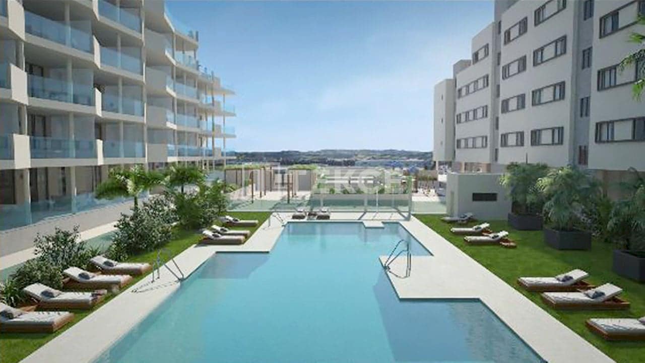 Piso de 1 habitación en Las Lagunas de Mijas en venta con piscina - 325.000 € (Ref: 9832065)