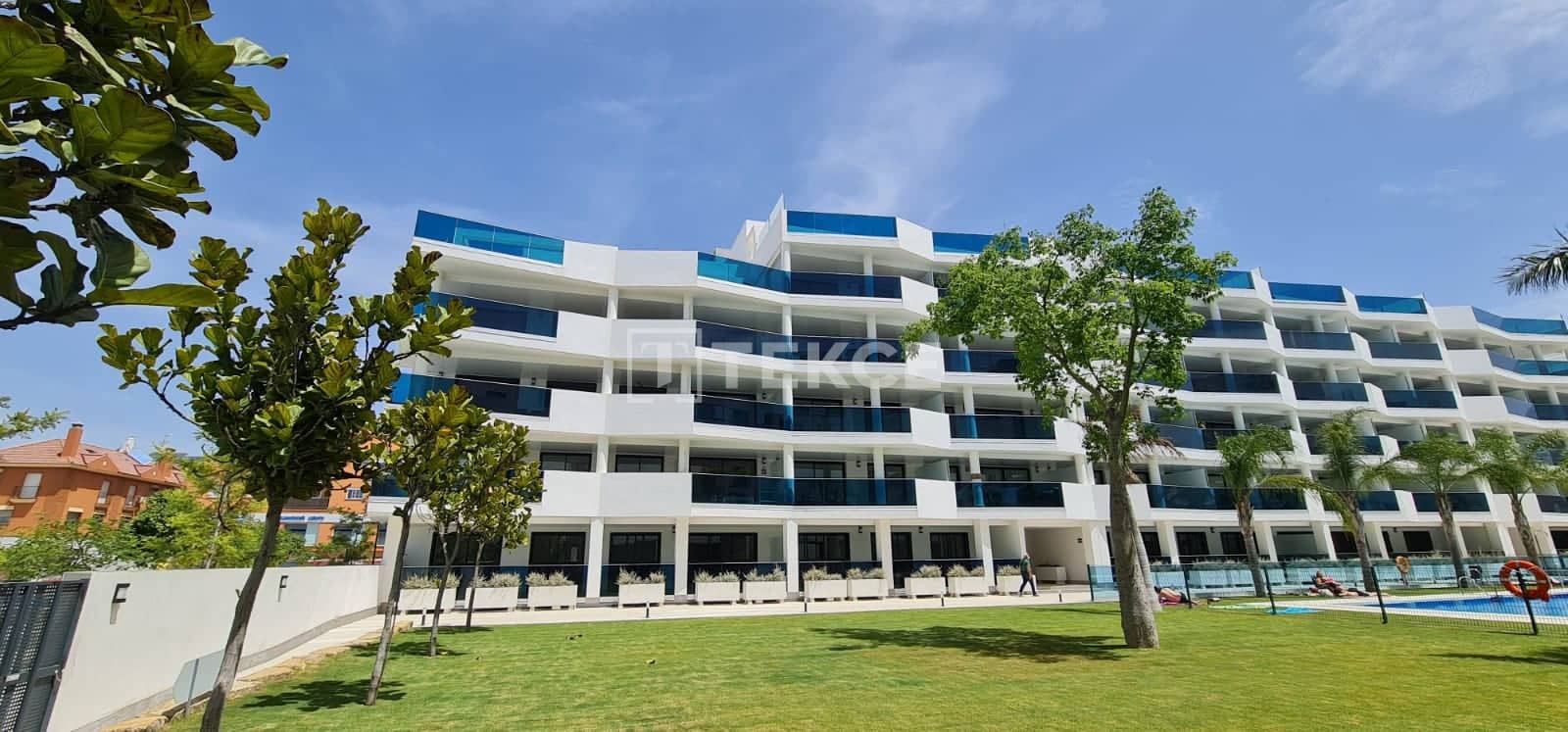 Piso de 1 habitación en Las Lagunas de Mijas en venta con piscina - 325.000 € (Ref: 9832065)