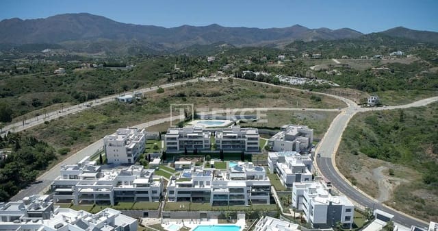 3 Zimmer Wohnung zu verkaufen in Estepona mit Pool - 593.000 € (Ref: 9832072)
