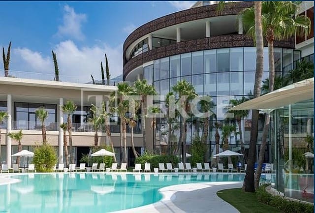 2 bedroom Flat for sale in El Higuerón, Fuengirola with pool - € 625,000 (Ref: 9848890)