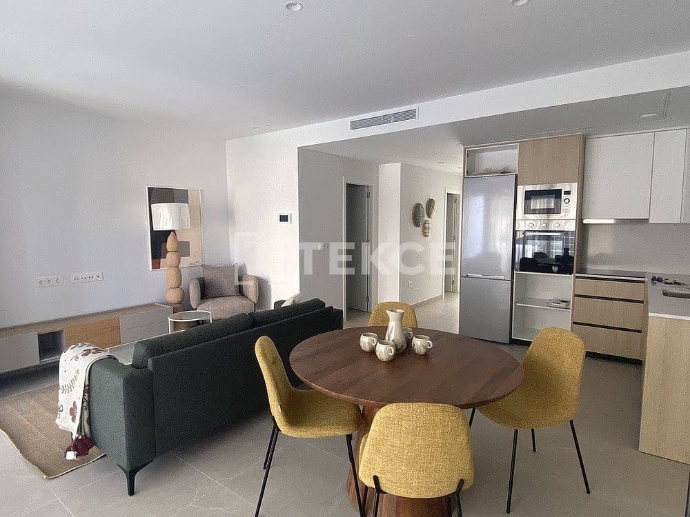 2 bedroom Flat for sale in San Pedro del Pinatar with pool - € 330,000 (Ref: 9872838)