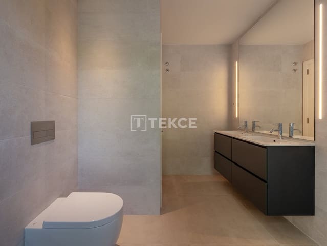 2 chambre Appartement à vendre à Platja d'Aro, Castell-Platja d'Aro avec piscine - 1 160 000 € (Ref: 9909866)