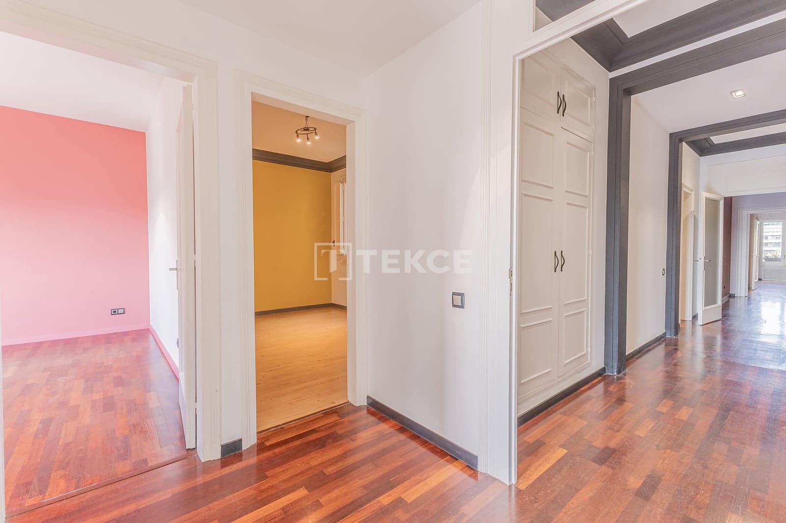 5 soveværelse Lejlighed til salg i Barcelona by - € 1.390.000 (Ref: 9919183)