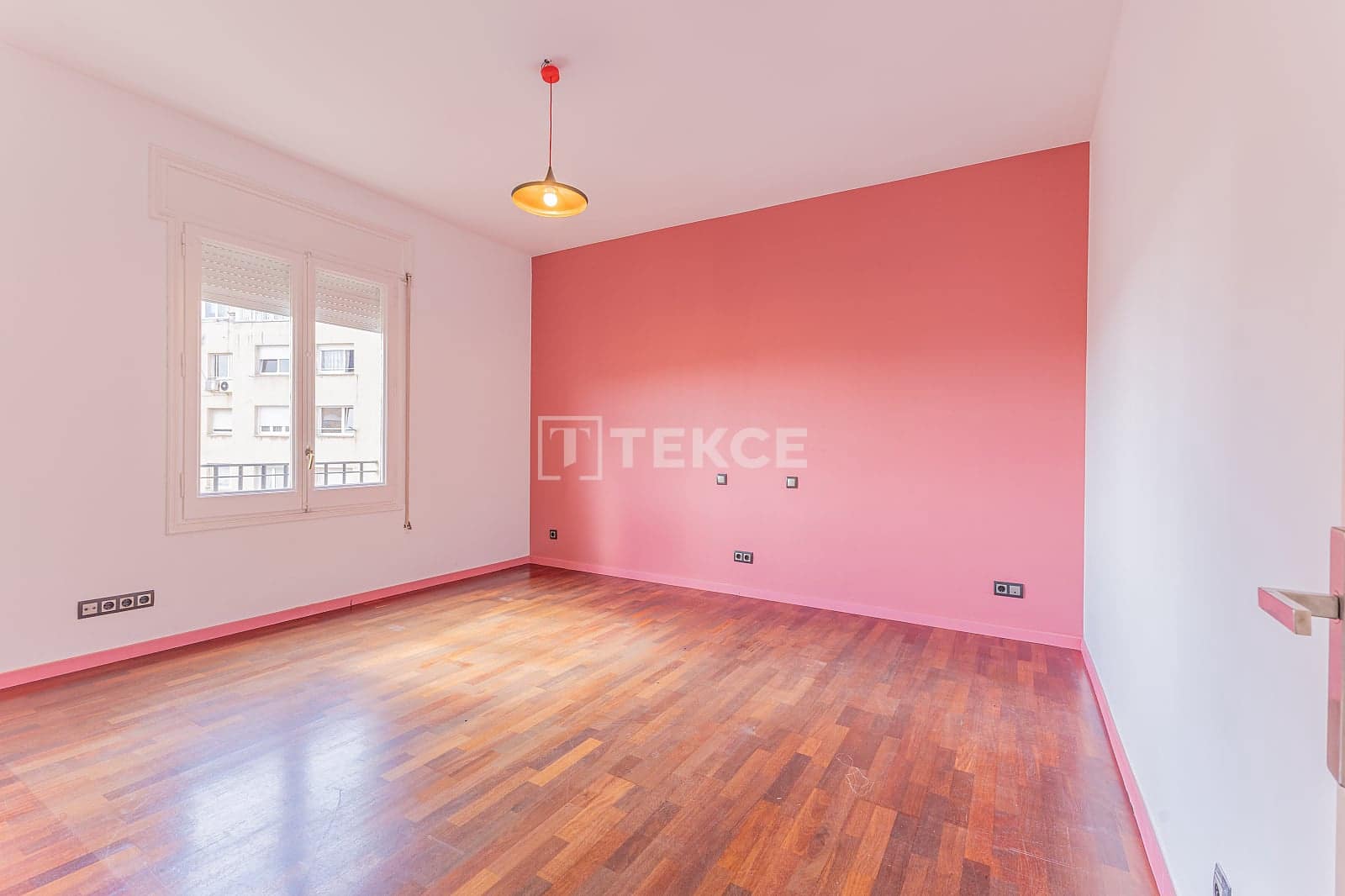5 soveværelse Lejlighed til salg i Barcelona by - € 1.390.000 (Ref: 9919183)