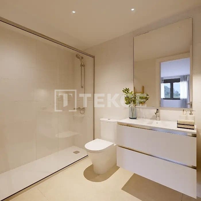 2 soveværelse Lejlighed til salg i Alicante by med swimmingpool - € 216.000 (Ref: 9923120)