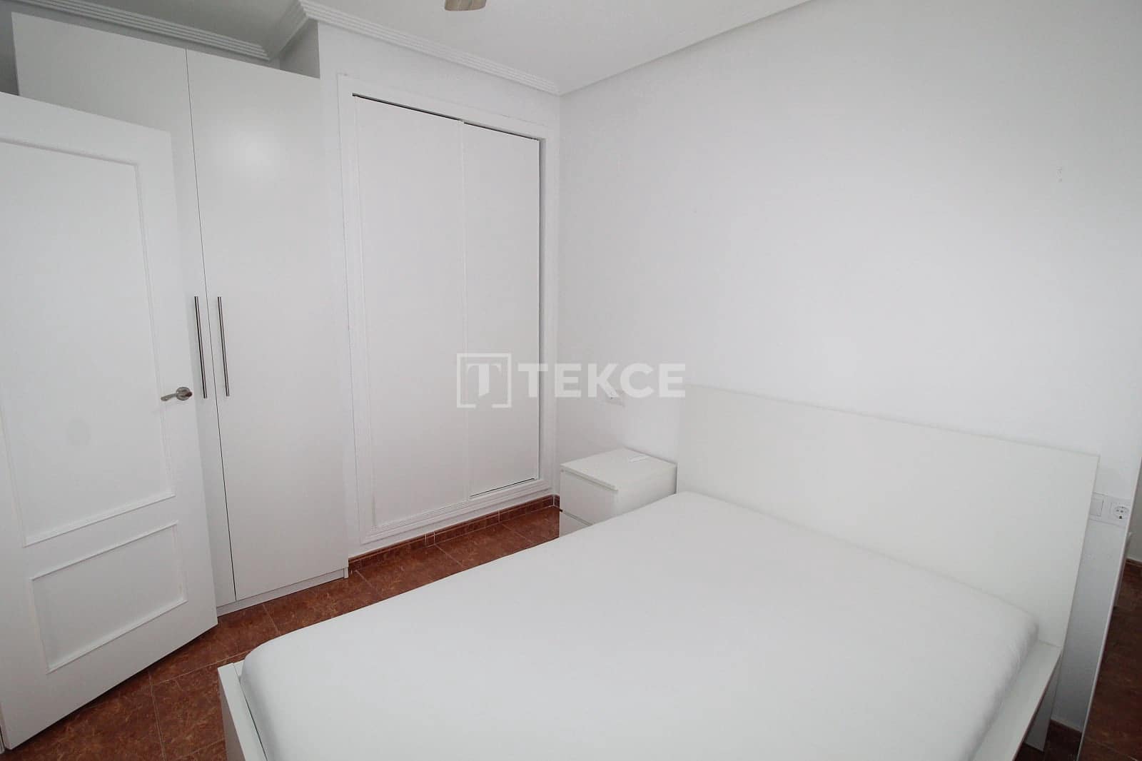 Piso de 3 habitaciones en Torrevieja en venta - 199.000 € (Ref: 9953610)
