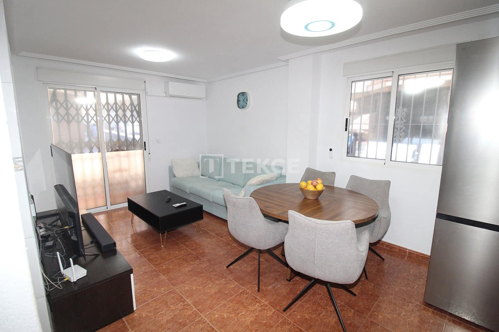Piso de 3 habitaciones en Torrevieja en venta - 199.000 € (Ref: 9953610)