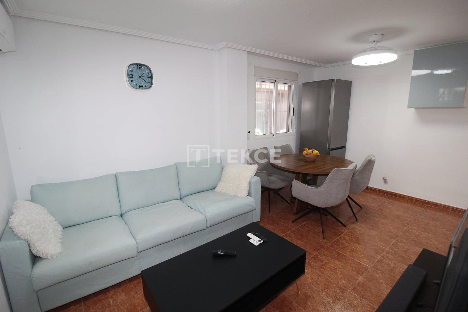 Piso de 3 habitaciones en Torrevieja en venta - 199.000 € (Ref: 9953610)