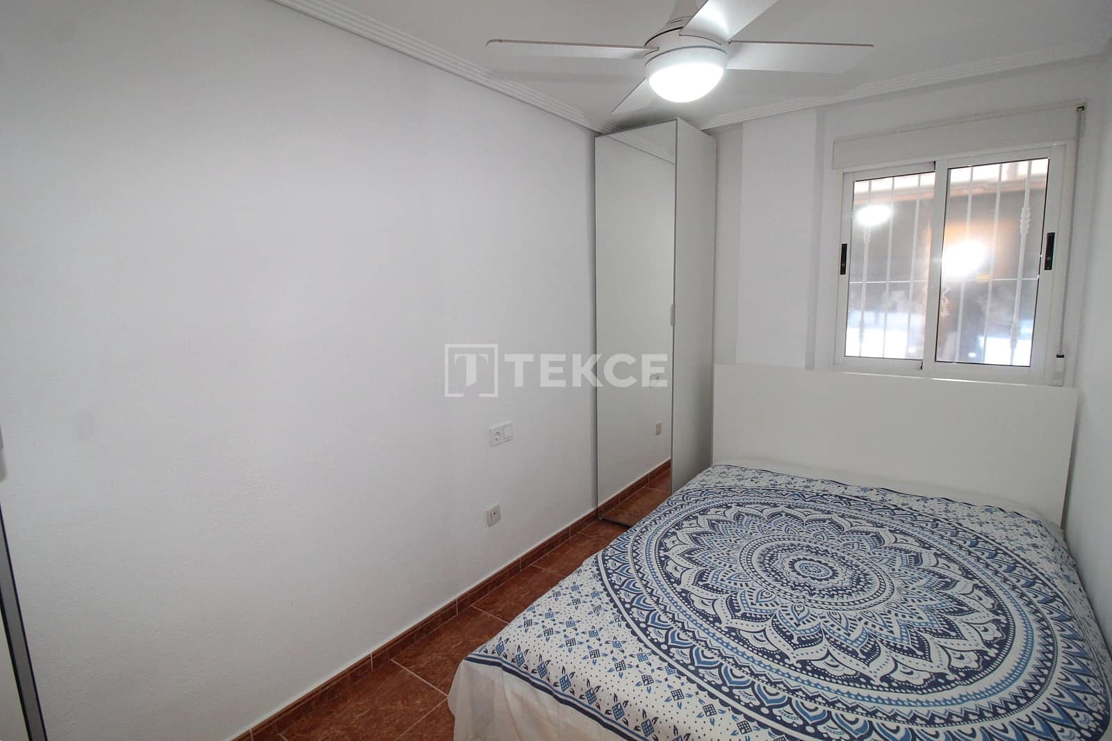 Piso de 3 habitaciones en Torrevieja en venta - 199.000 € (Ref: 9953610)