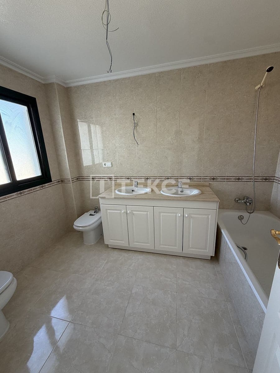 2 sypialnia Mieszkanie na sprzedaż w Dehesa de Campoamor z basenem - 299 000 € (Ref: 9993696)