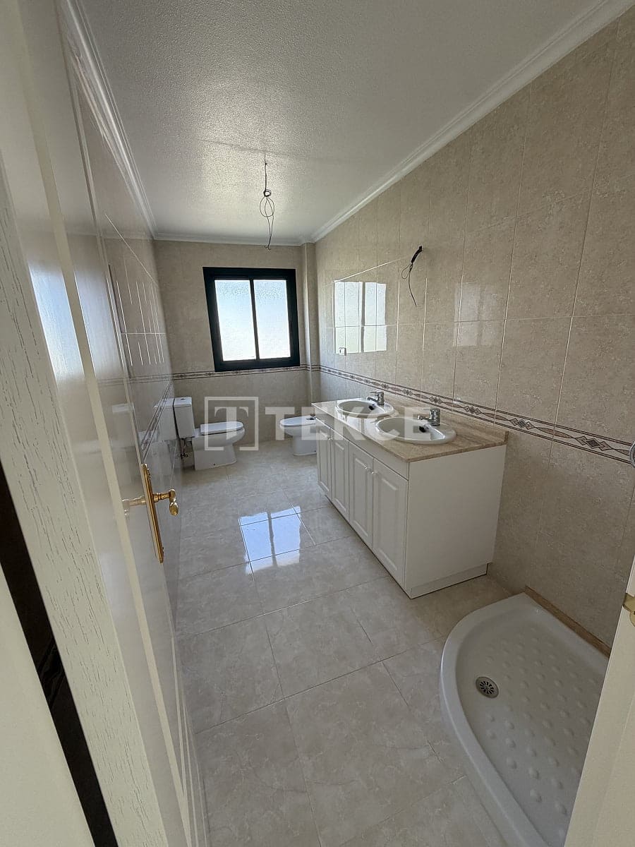 2 makuuhuone Asunto myytävänä paikassa Dehesa de Campoamor mukana uima-altaan - 326 000 € (Ref: 9993697)