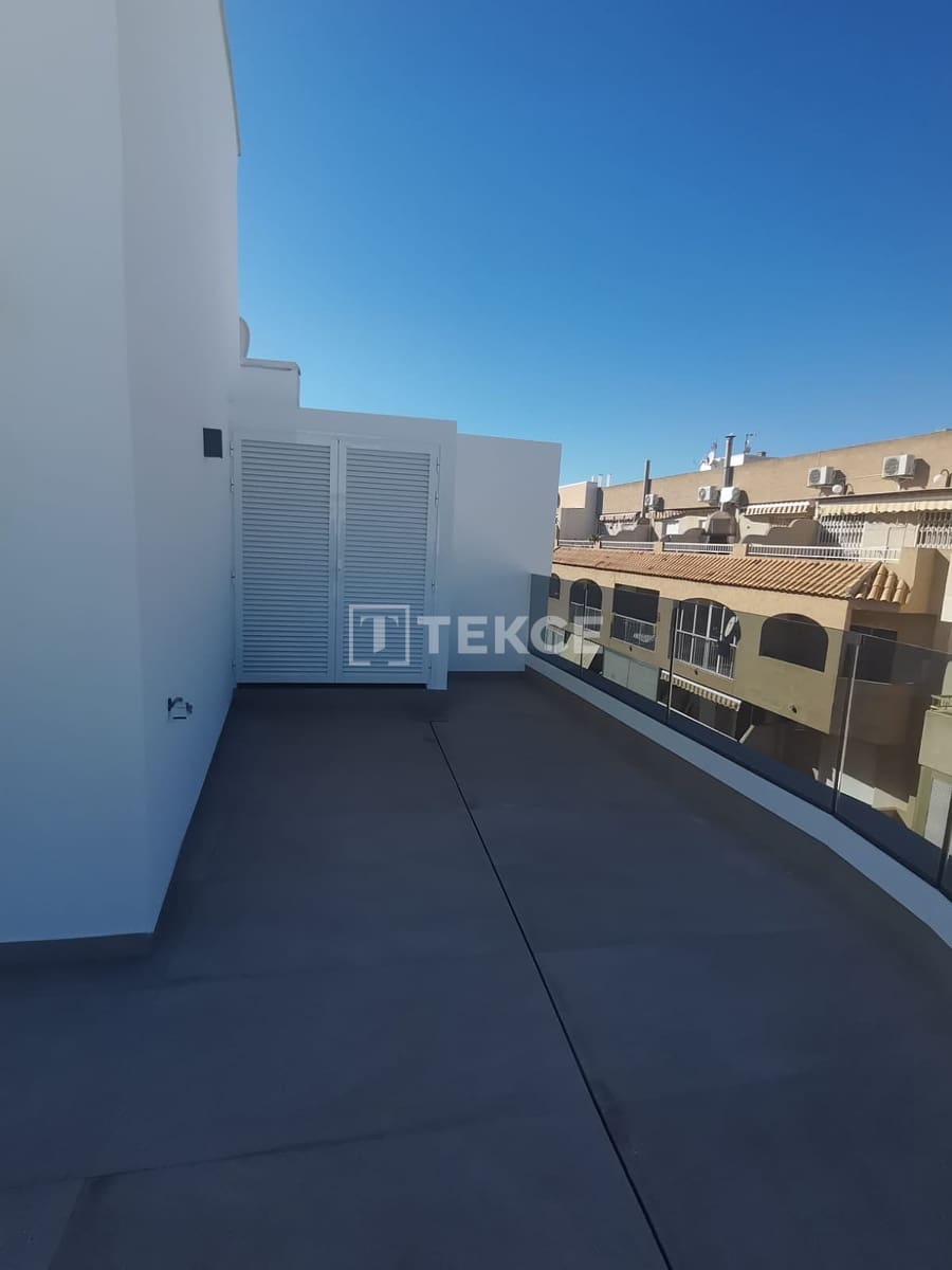 2 chambre Appartement à vendre à Torrevieja avec piscine - 459 000 € (Ref: 9997947)