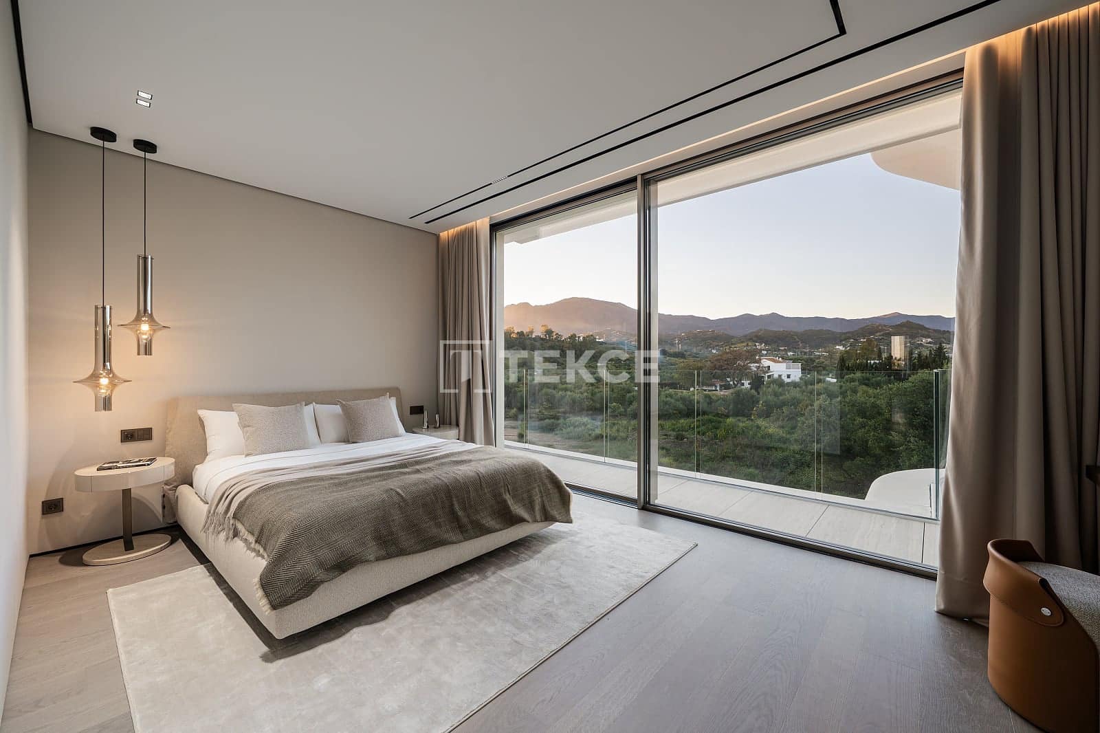 4 makuuhuone Asunto myytävänä paikassa Estepona mukana uima-altaan - 4 150 000 € (Ref: 9997949)