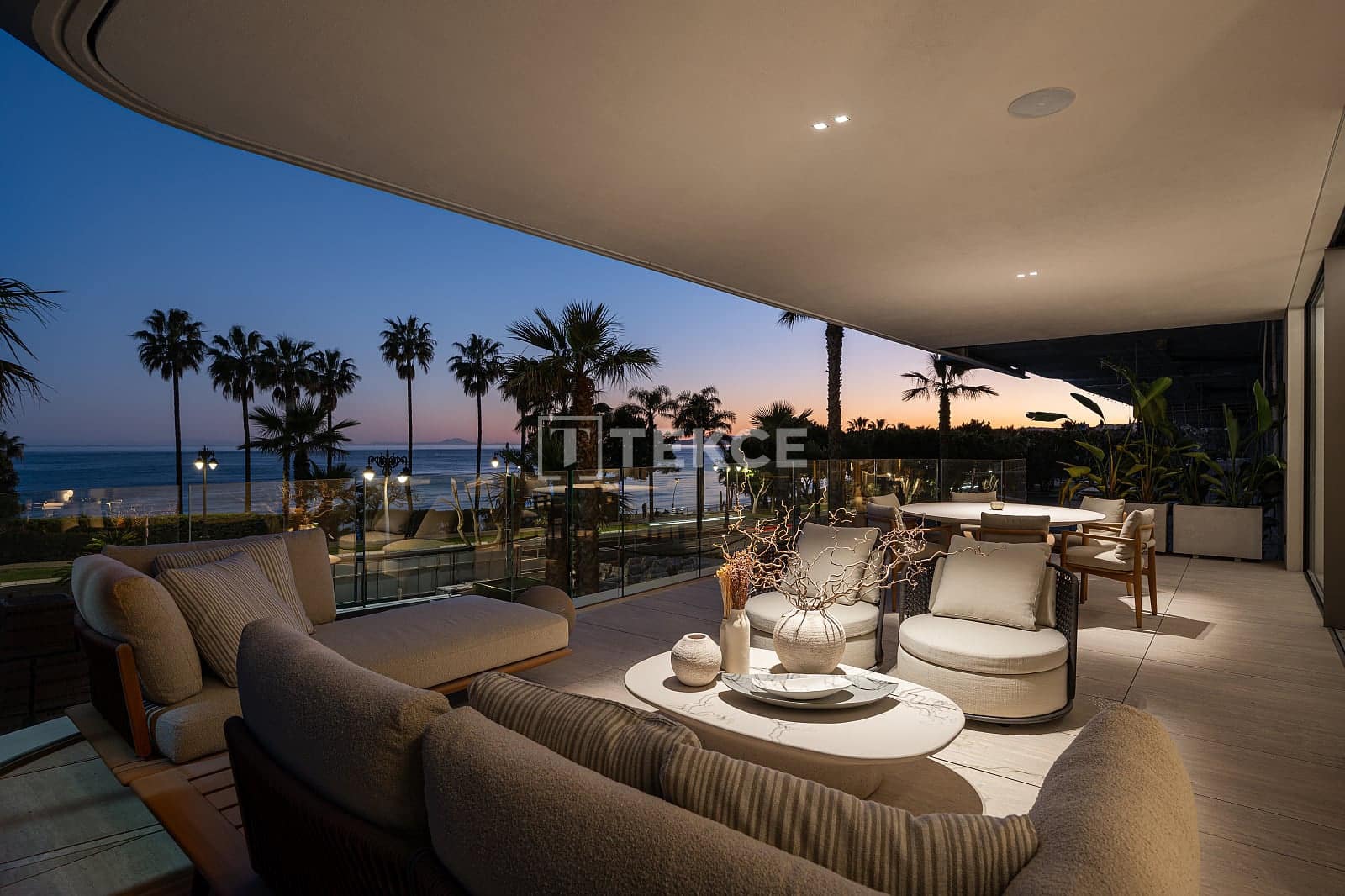 4 makuuhuone Asunto myytävänä paikassa Estepona mukana uima-altaan - 4 150 000 € (Ref: 9997949)