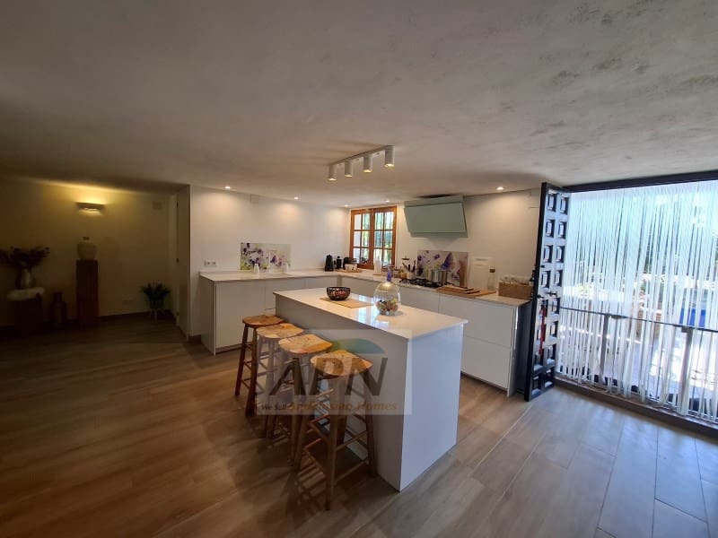 4 bedroom Finca/Country House for sale in Alora - € 460,000 (Ref: 10037176)