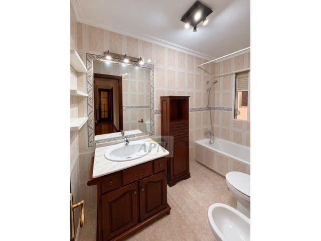 3 Zimmer Apartment zu verkaufen in Cruz de Humilladero, Málaga Stadt - 245.000 € (Ref: 10177054)