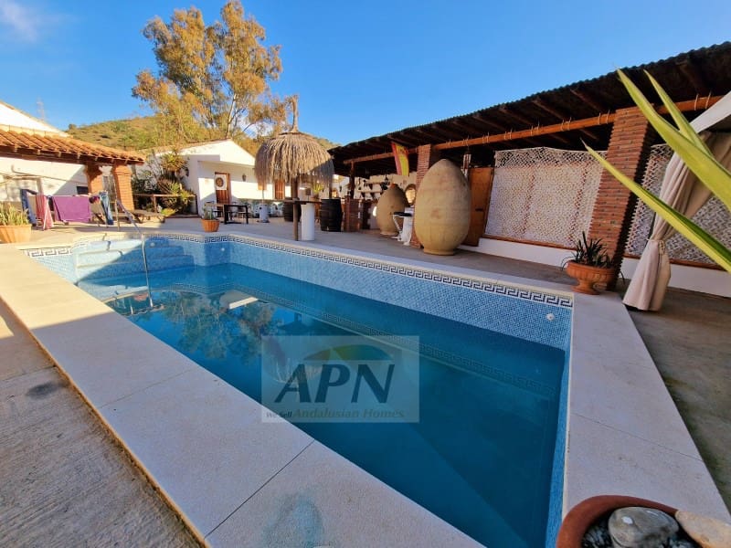 6 soveværelse Finca/Landehus til salg i Alora med swimmingpool - € 545.000 (Ref: 7519241)