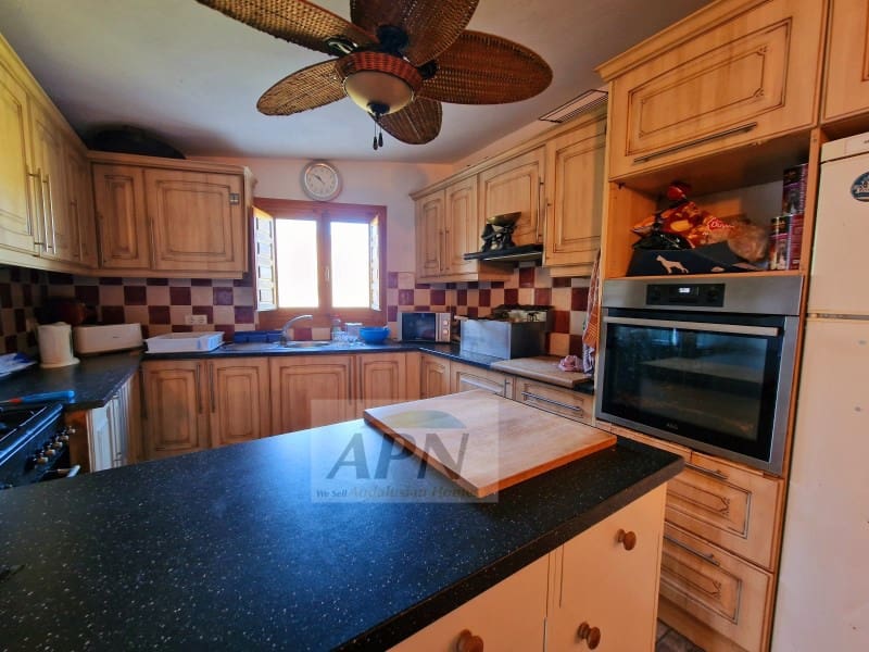 6 soveværelse Finca/Landehus til salg i Alora med swimmingpool - € 545.000 (Ref: 7519241)