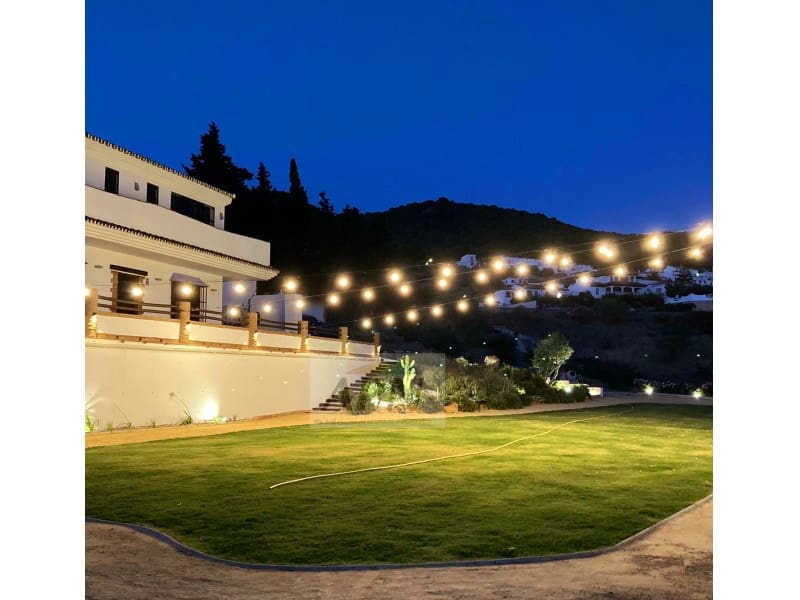 4 soveværelse Finca/Landehus til salg i Carratraca med swimmingpool - € 650.000 (Ref: 7639703)