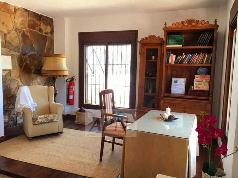 4 soveværelse Finca/Landehus til salg i Carratraca med swimmingpool - € 650.000 (Ref: 7639703)