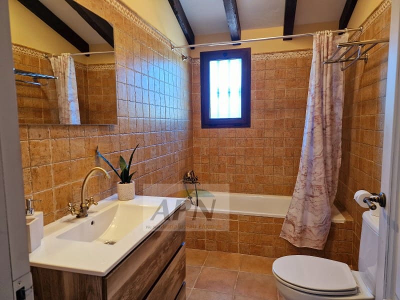 4 soveværelse Finca/Landehus til salg i Carratraca med swimmingpool - € 650.000 (Ref: 7639703)