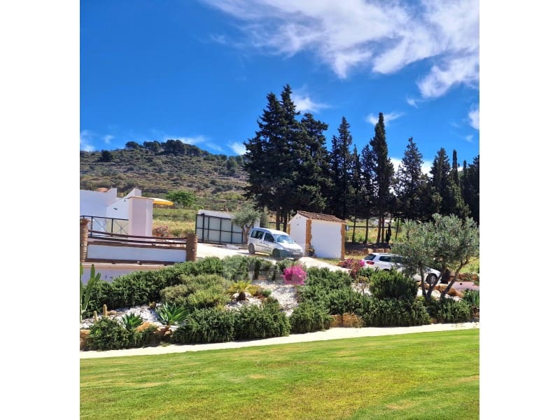 4 soveværelse Finca/Landehus til salg i Carratraca med swimmingpool - € 650.000 (Ref: 7639703)