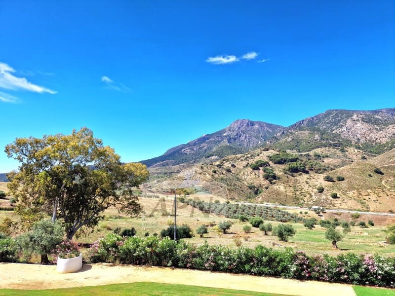 4 soveværelse Finca/Landehus til salg i Carratraca med swimmingpool - € 650.000 (Ref: 7639703)