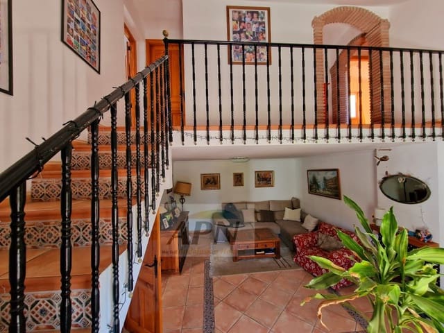 6 soveværelse Finca/Landehus til salg i Alora med swimmingpool - € 485.000 (Ref: 7651769)