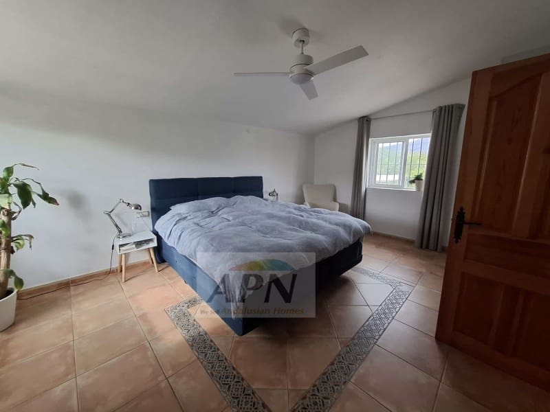 Finca/Casa Rural de 6 habitaciones en Alora en venta con piscina - 589.000 € (Ref: 7651769)