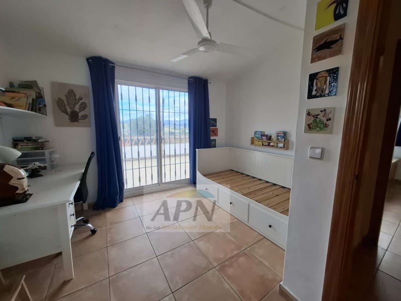 Finca/Casa Rural de 6 habitaciones en Alora en venta con piscina - 589.000 € (Ref: 7651769)