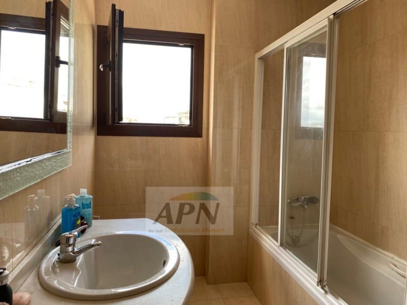 5 bedroom Apartment for rent in Alora with pool - € 950 (Ref: 7665995)