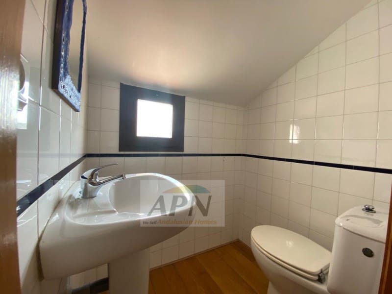 5 bedroom Apartment for rent in Alora with pool - € 950 (Ref: 7665995)