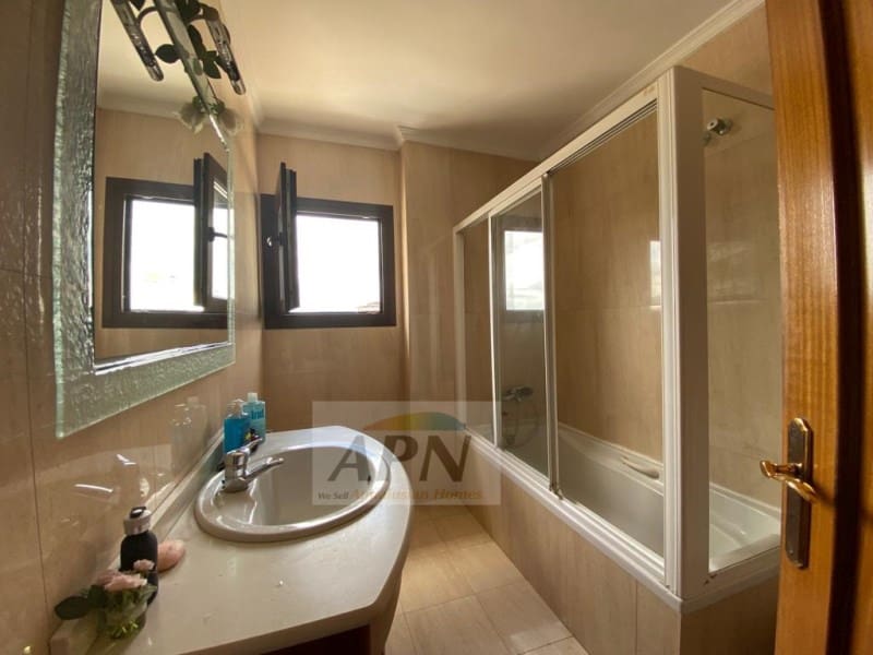 5 bedroom Apartment for rent in Alora with pool - € 950 (Ref: 7665995)