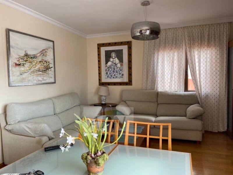 5 bedroom Apartment for rent in Alora with pool - € 950 (Ref: 7665995)