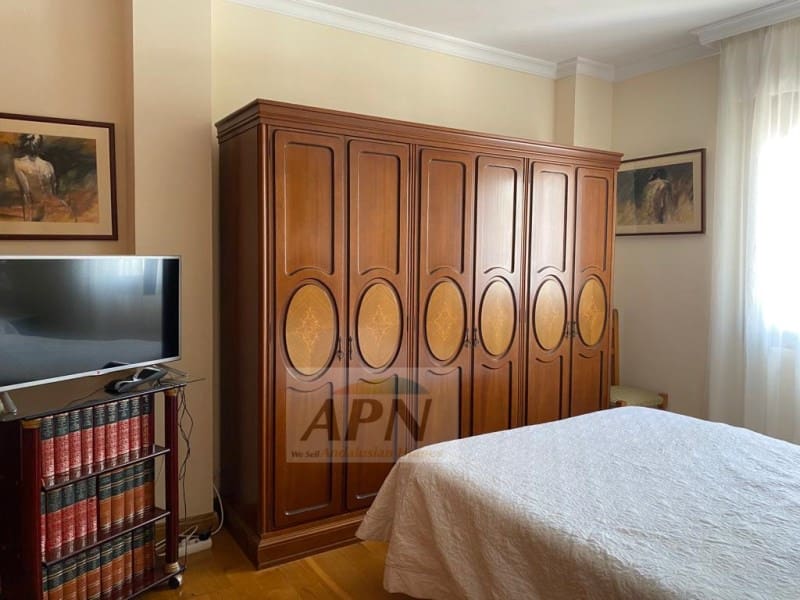 5 bedroom Apartment for rent in Alora with pool - € 950 (Ref: 7665995)