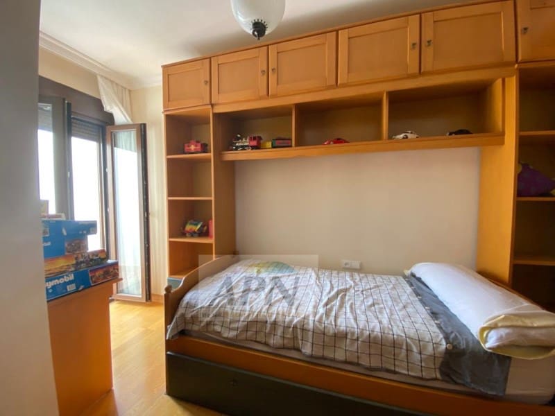 5 bedroom Apartment for rent in Alora with pool - € 950 (Ref: 7665995)