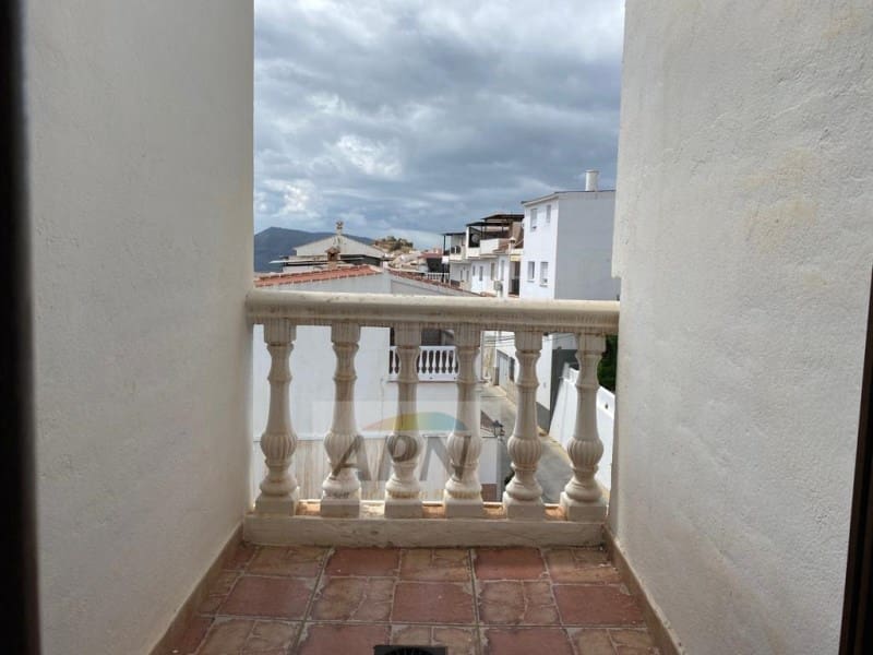 5 bedroom Apartment for rent in Alora with pool - € 950 (Ref: 7665995)