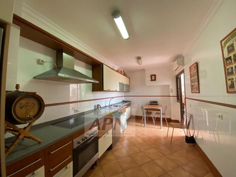 5 bedroom Apartment for rent in Alora with pool - € 950 (Ref: 7665995)