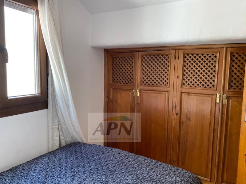 5 bedroom Apartment for rent in Alora with pool - € 950 (Ref: 7665995)
